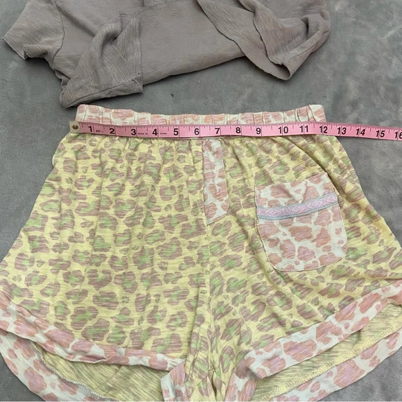 Pitusa 2-Piece Lounge Set Shorts and Crop Top 21170 - Picture 5 of 8